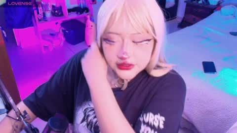 toky         online show from April 11, 5:12 am