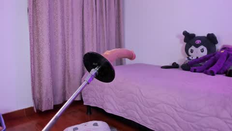   Independent model online show from February 22, 5:23 am