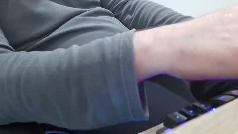 toloneo1 online show from April 6, 12:52 am