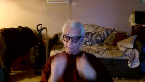 tom112292014 online show from May 4, 11:17 am