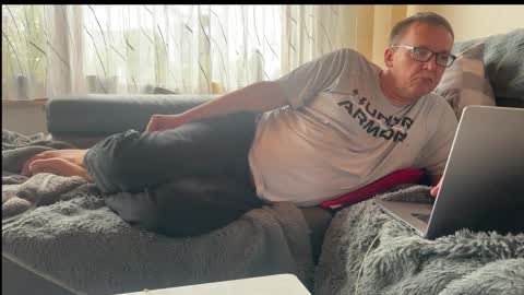 Tom online show from April 5, 7:27 am