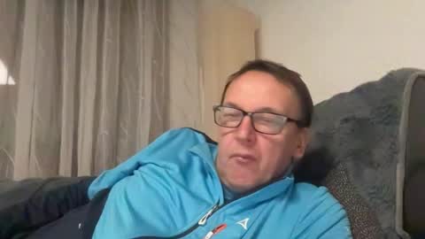 Tom online show from November 27, 5:20 pm