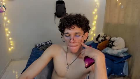 Tom Blue online show from December 4, 5:12 pm