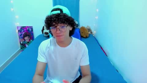 Tom Blue online show from March 19, 12:05 am