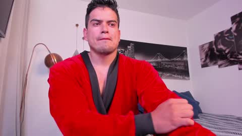 TOM MCKLEEIN  instagram online show from January 26, 1:15 pm