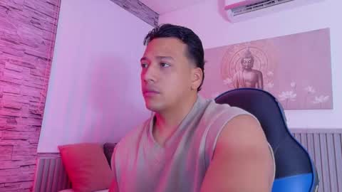 Tom muscle1 online show from March 18, 12:00 pm