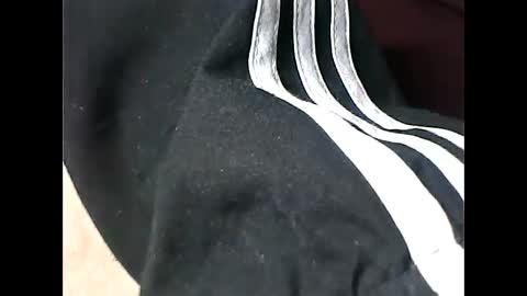 Snapshot of tomas0000 chatting on January 17, 5:19 pm thomi online show from January 17, 5:19 pm