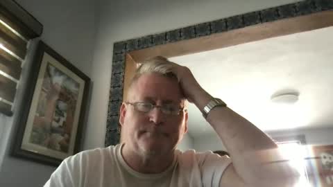 Hola online show from February 4, 7:00 pm