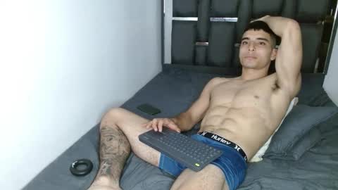 tomaz_18 online show from March 13, 11:30 pm