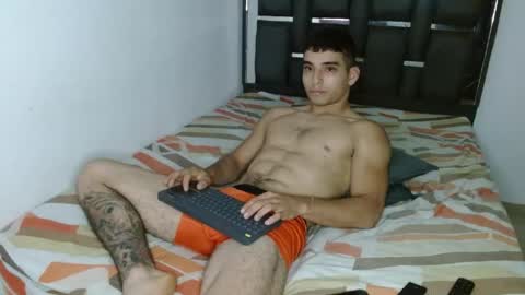 tomaz_18 online show from April 22, 7:21 pm