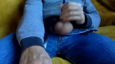 tombi125 online show from September 29, 4:17 pm