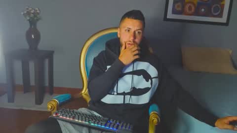 tomDavisXl online show from February 20, 2:55 am