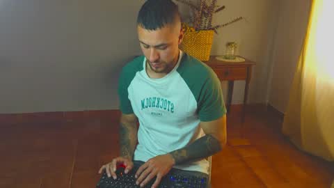 tomDavisXl online show from April 3, 10:39 pm