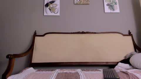 Tom  online show from December 18, 12:21 am