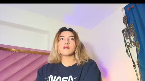   online show from November 5, 2:52 pm