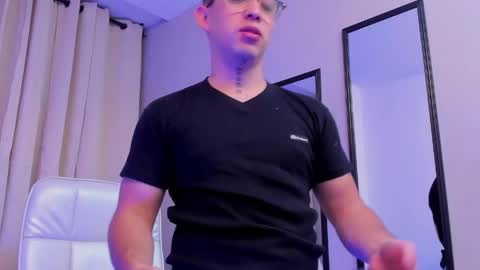 tommas_johnson online show from April 22, 11:06 am