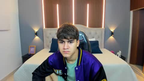 Tommy  online show from November 18, 3:20 am