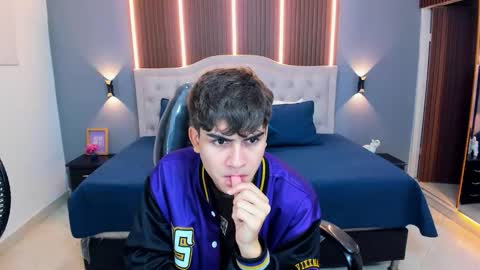 Tommy  online show from February 24, 3:31 am