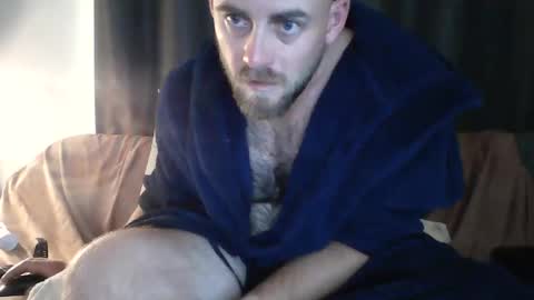 Snapshot of tommy5173 chatting on December 10, 2:38 am tommy5173 online show from December 10, 2:38 am