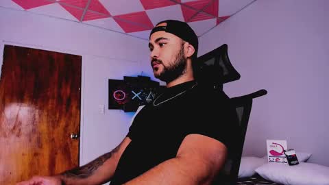 tommy_sccott online show from February 16, 2:42 am