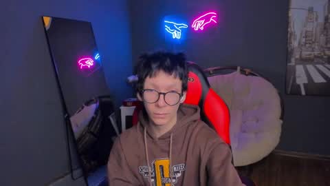 tommy_stars online show from April 8, 10:18 am