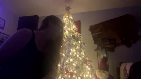 tommybones4l93 online show from December 18, 6:20 am