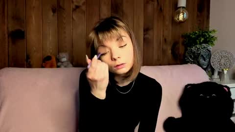 Melissa online show from June 2, 9:11 am