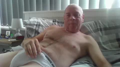 Snapshot of tony14712 chatting on October 23, 8:49 am tony14712 online show from October 23, 8:49 am