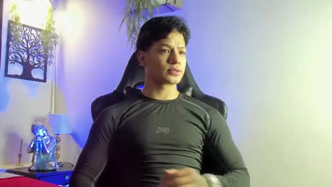 tony_petrov online show from July 28, 4:43 am