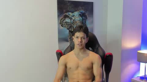 Snapshot of tony_petrov chatting on September 13, 8:17 am tony_petrov online show from September 13, 8:17 am