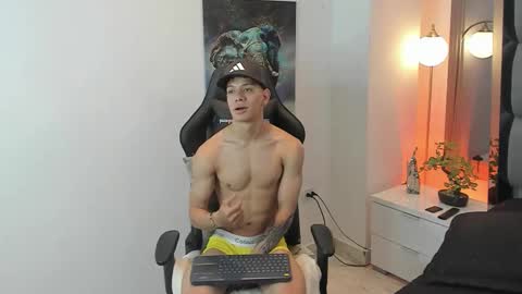 Snapshot of tony_petrov chatting on October 7, 1:29 pm tony_petrov online show from October 7, 1:29 pm