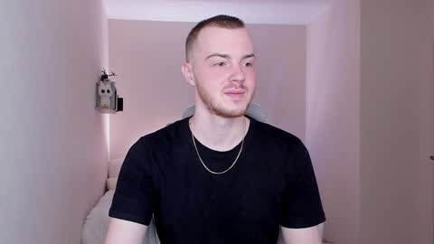 toohornyserj online show from December 25, 1:31 am