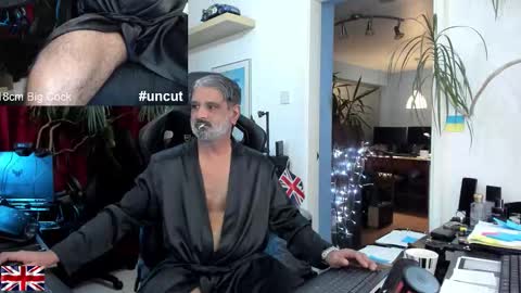 topalphaboss online show from November 4, 7:15 pm