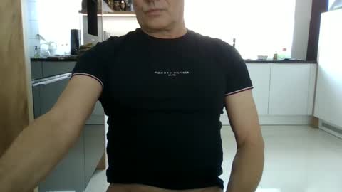 topsecreton online show from March 31, 9:32 am