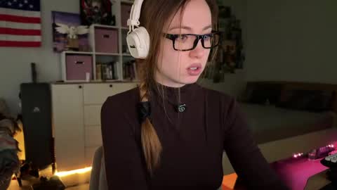 Lina  Next stream January 4  11am UTC 0 online show from April 1, 2:58 pm