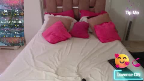 Snapshot of toriivy chatting on December 5, 1:44 pm toriivy online show from December 5, 1:44 pm