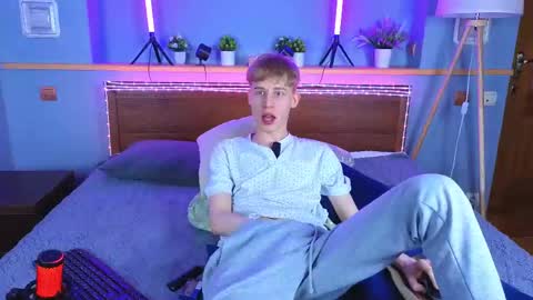 Max online show from March 6, 10:36 am