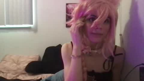 toxiicnekoo online show from November 18, 7:39 pm