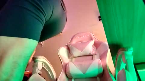 toyboysquirt online show from November 30, 7:59 am