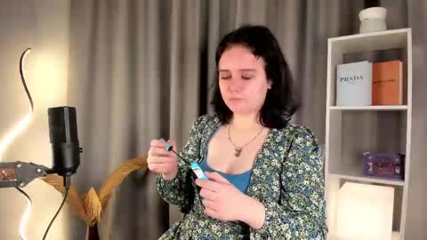 Call me Tracy online show from December 17, 1:29 pm