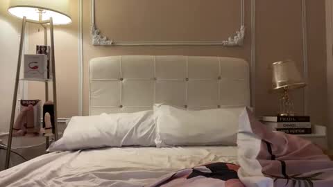 JIAN online show from April 8, 7:55 am