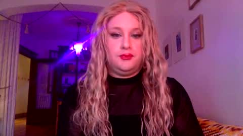 TranCalliope online show from December 3, 8:55 pm