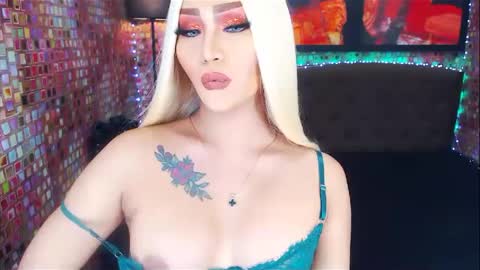 Snapshot of transplayfullolivia chatting on February 17, 9:54 pm KYLIE BELLA TS online show from February 17, 9:54 pm