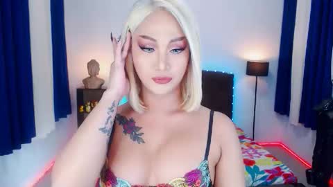 Snapshot of transplayfullolivia chatting on November 1, 6:51 pm KYLIE BELLA TS online show from November 1, 6:51 pm