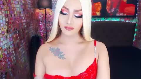 Snapshot of transplayfullolivia chatting on February 12, 2:14 am KYLIE BELLA TS online show from February 12, 2:14 am