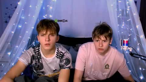 Travis online show from October 1, 7:57 pm