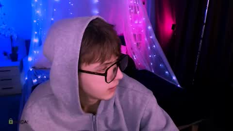 Travis online show from November 25, 9:13 pm