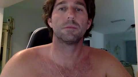 TravisKenn online show from November 12, 8:00 pm