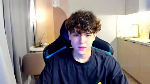 travisrivas online show from November 9, 1:58 pm