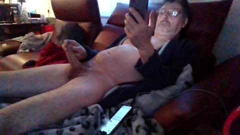 trebgeis1 online show from April 4, 5:14 am